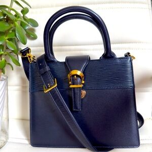 Vintage Valentino Garavani 2-Way Leather Crossbody Bag in Two Tone Navy Blue C…